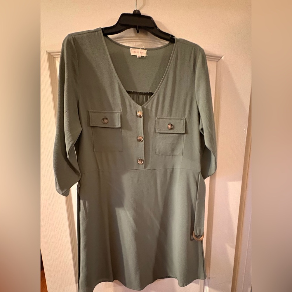 Green V-Neck Buttoned Dolman Sleeve Dress